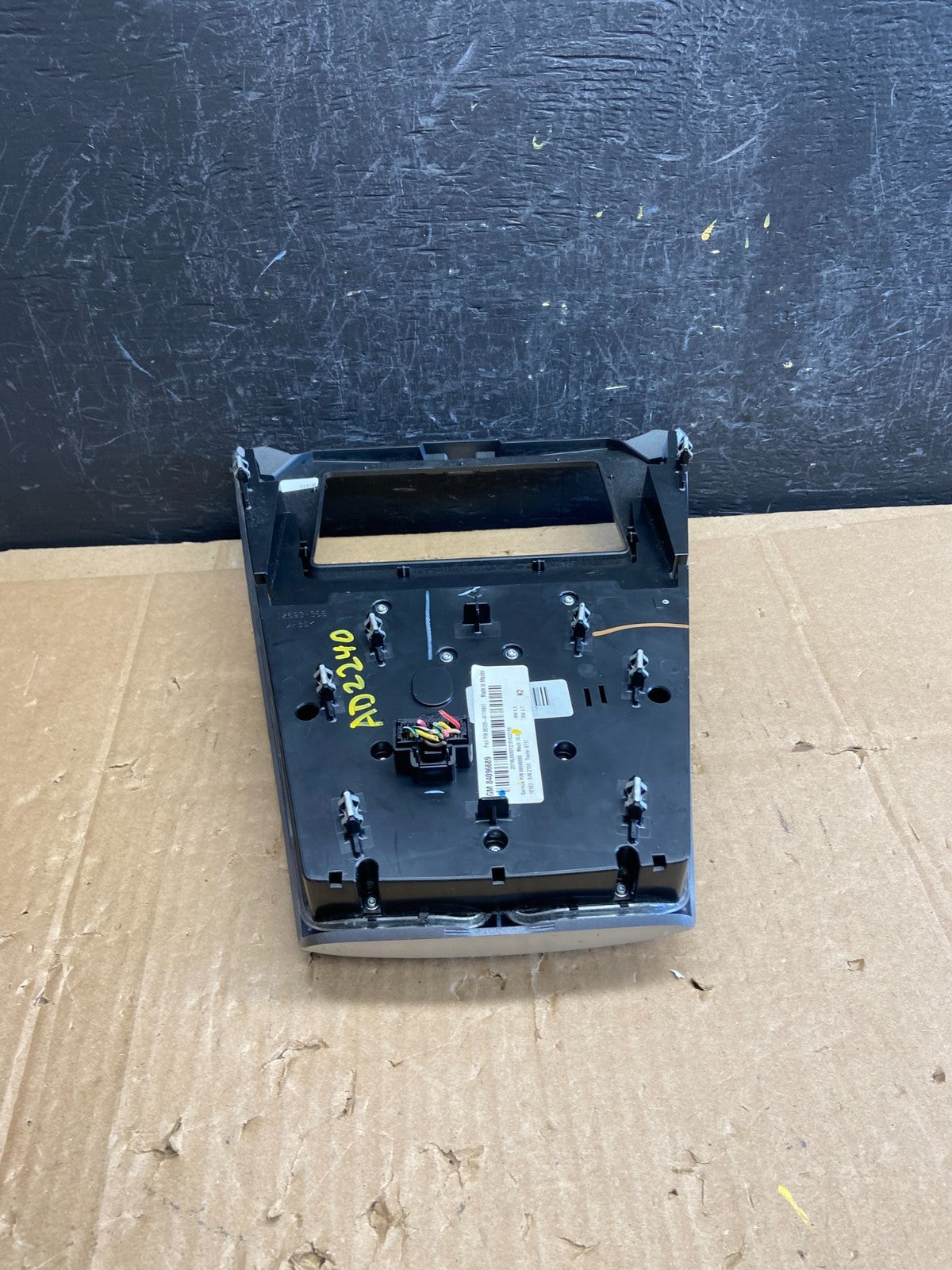 2016-2017 Chevy Equinox Terrain Radio Face Climate Control Panel Bezel ad2240 DG4