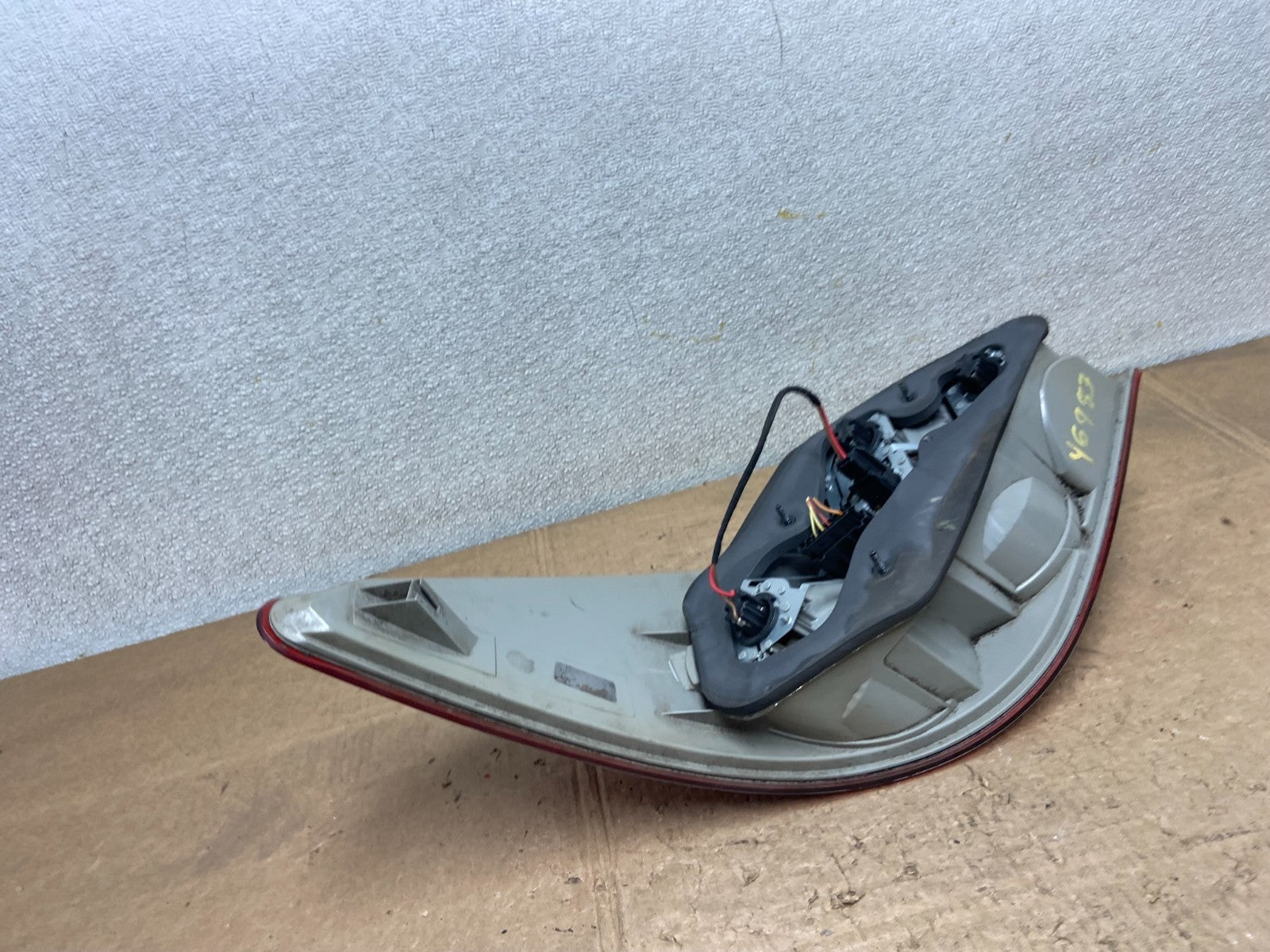 2006 to 2010 Mercedes W251 R-Class Left Driver LH Side Tail Light Y6983 DW6