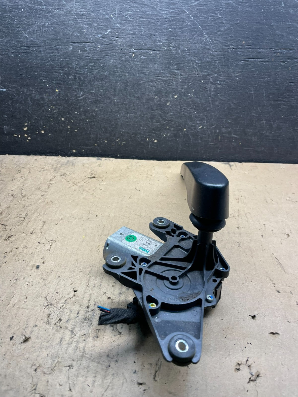 2013 to 2020 Buick Encore Windshield Rear Wiper Motor W6856 DG2