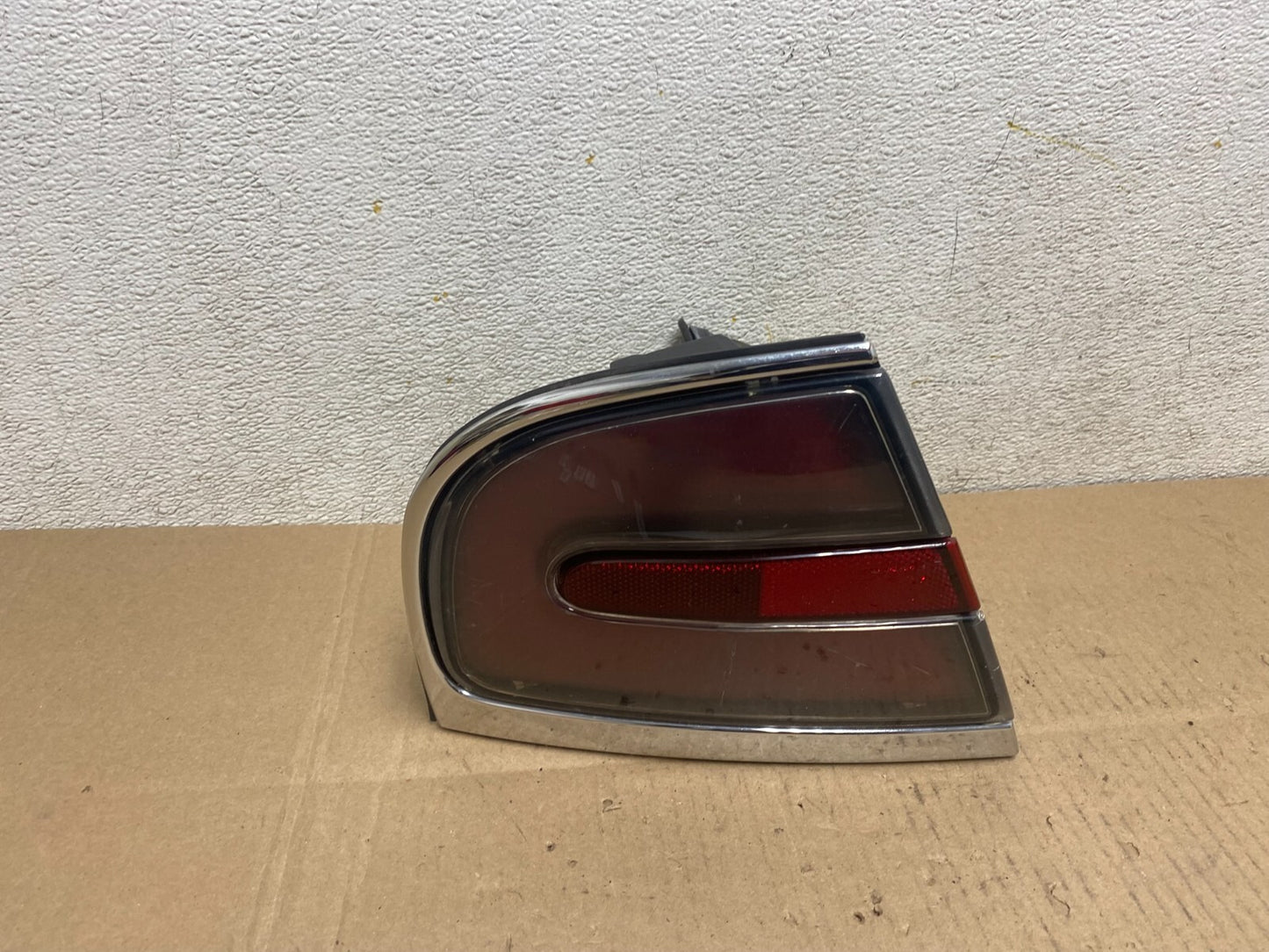 1997-1998 Buick Park Avenue Ave Left Driver Lh Side Tail Light OEM J8604 DW0