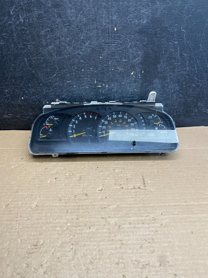 2001 to 2004 Toyota Tundra 4.7L V8 Speedometer Instrument Gauge Cluster AG64650