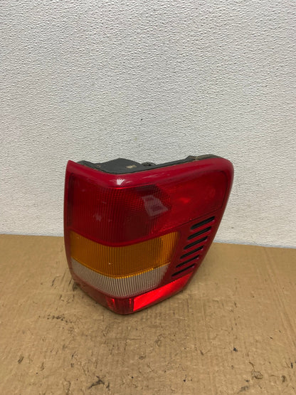 1999-2004 Jeep Grand Cherokee WJ Right Passenger Side Rh Tail Light AC8233 LK0