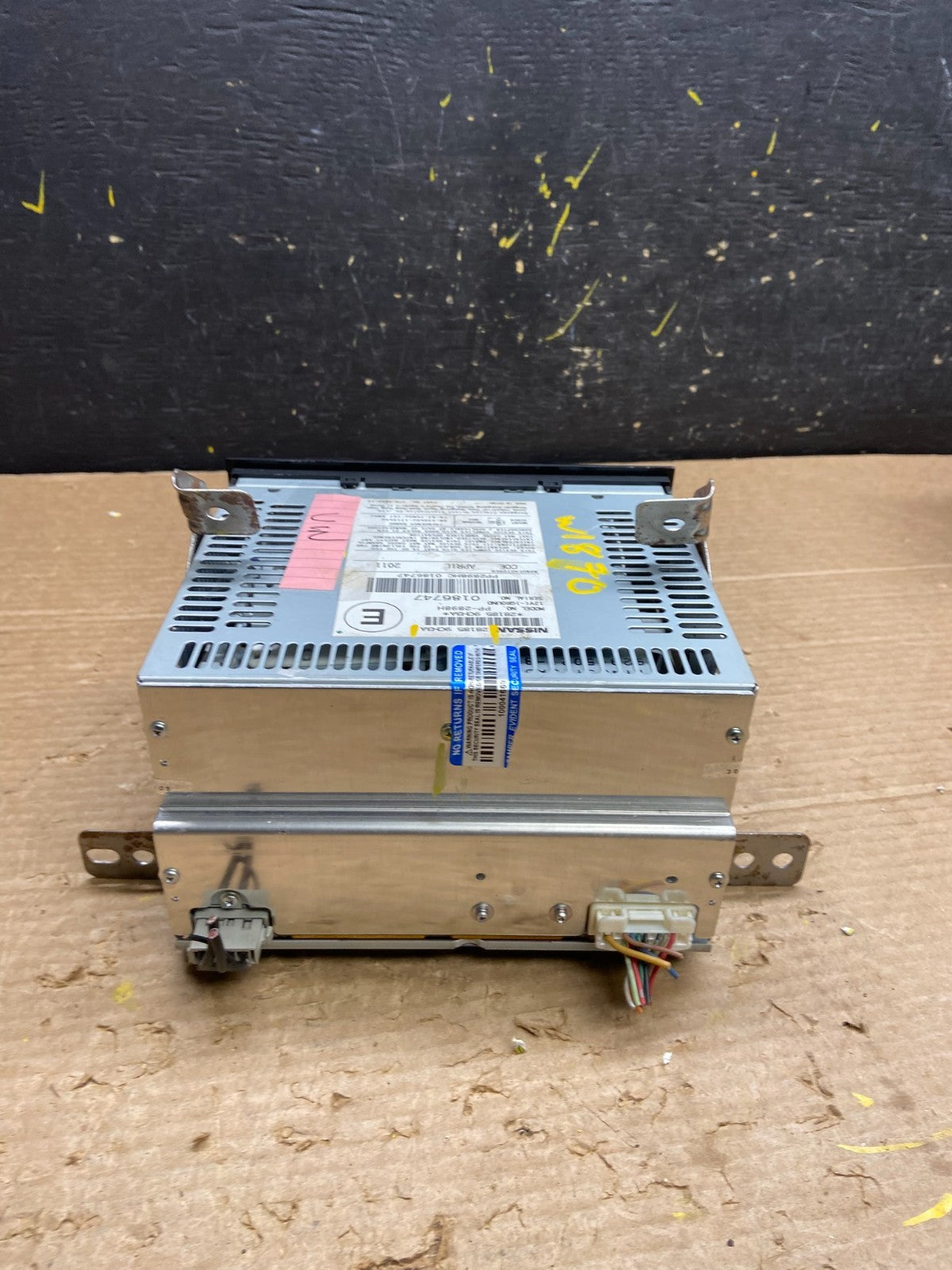 2008 2012 Nissan Pathfinder Armada AM FM CD Radio Receiver OEM W1870 DG3
