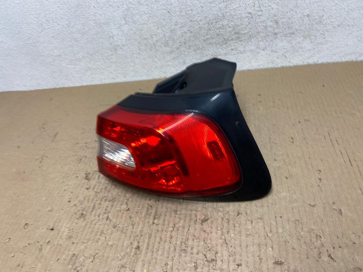 2014 to 2018 Jeep Cherokee Right Passenger RH Side Tail Light AF2951 LK1