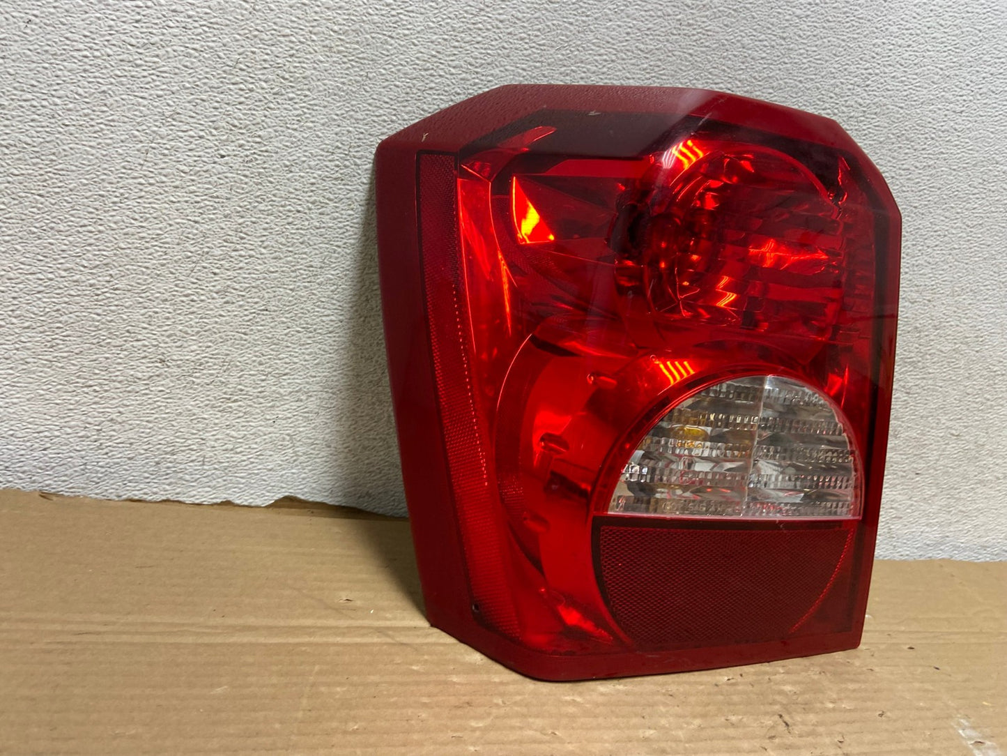 2008 2009 2010 2011 2012 Dodge Caliber Tail Light Left Driver Side AG9085 LK1