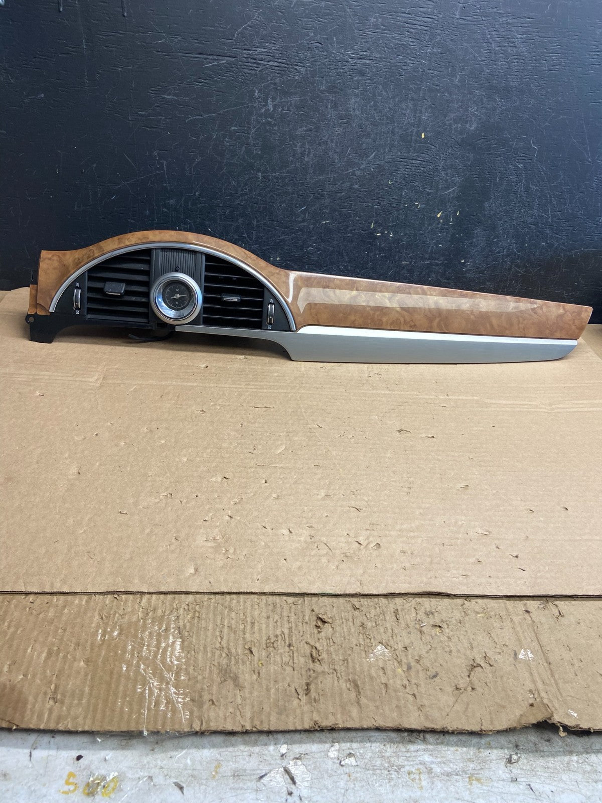 2008 to 2017 Buick Enclave Dash Center Clock Bezel Air Vent Trim AF2534 DG0