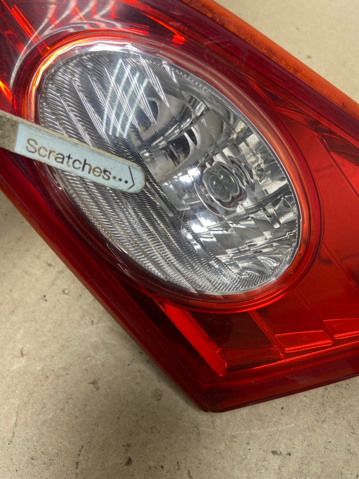 2009 2010 Nissan Murano Right Passenger Rh Side Inner Tail Light AG4688 LK3