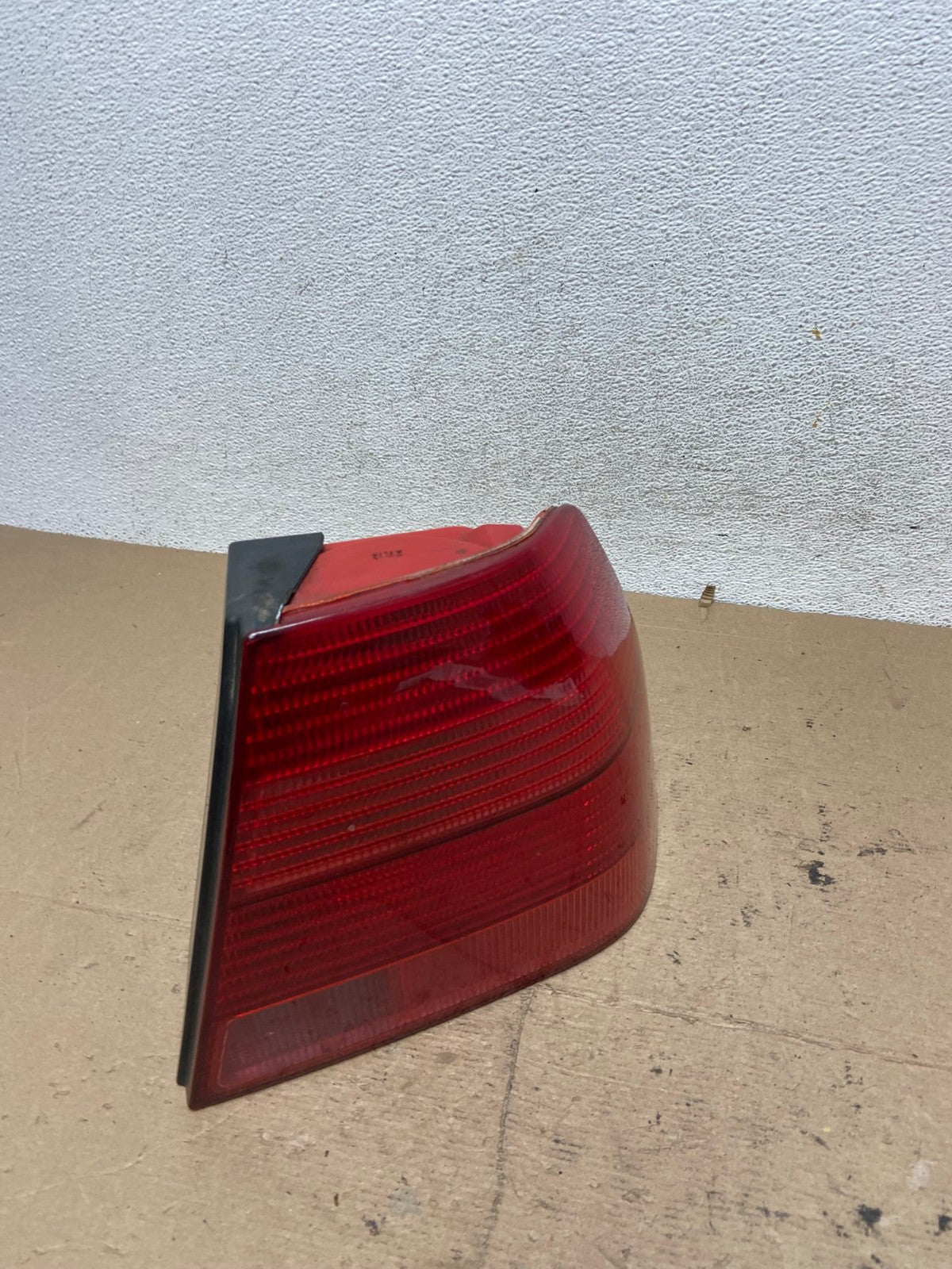 1999 to 2003 Volkswagen Jetta Sedan Right Passenger Tail Light AF5724 LK2