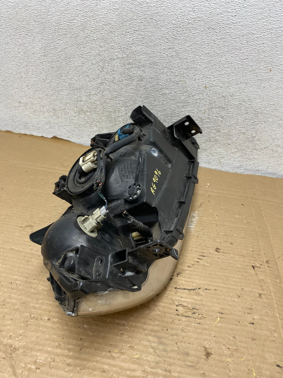 2001 to 2003 Acura MDX Left Driver LH Halogen Headlight AG9096 DW4