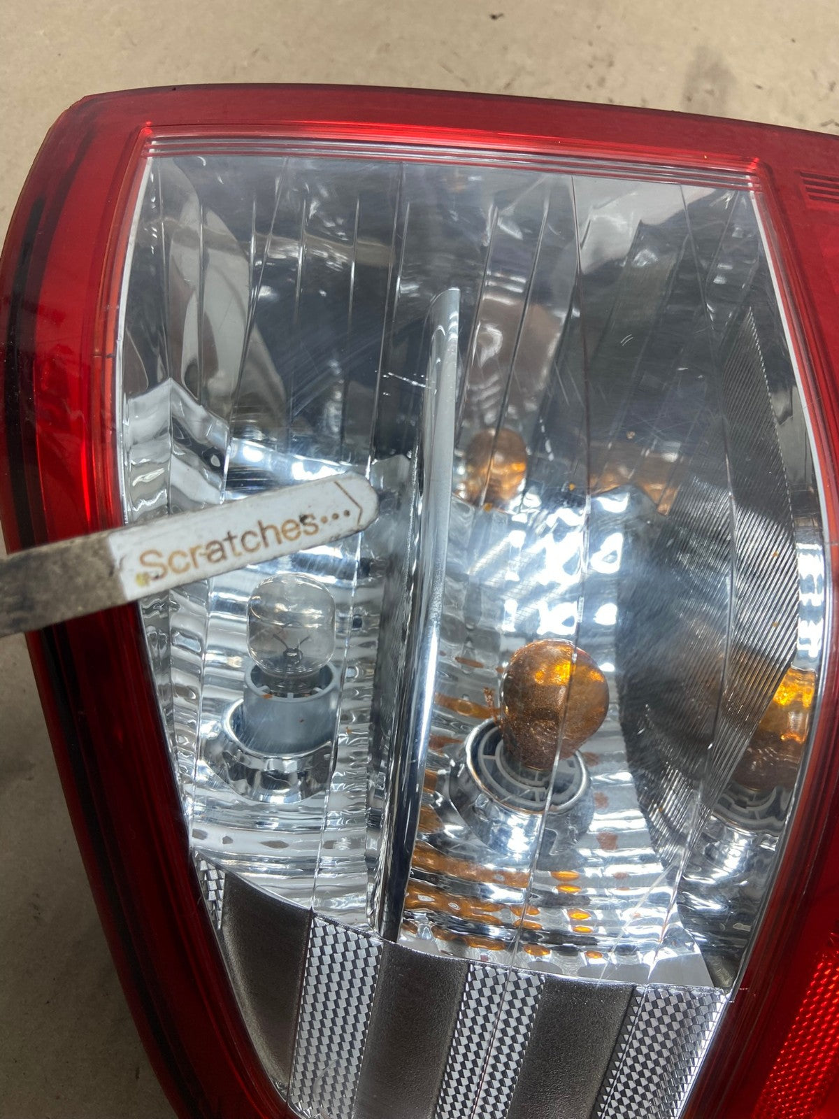 2007 to 2010 Kia Sedona Left Driver LH Side Tail Light AI2527 LK3