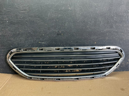 2014 to 2019 Ford Fiesta Front Upper Grille Grill Oem AB3030 DG0
