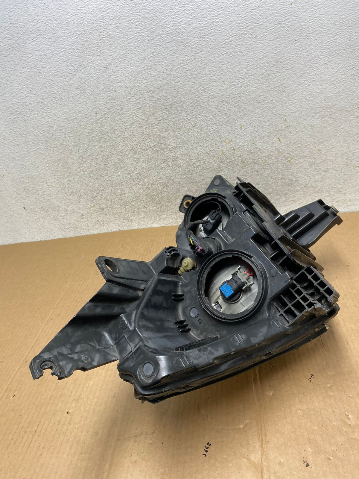 2009 to 2012 Chevrolet Traverse Left Driver Side Halogen Headlight AI5807 LK12