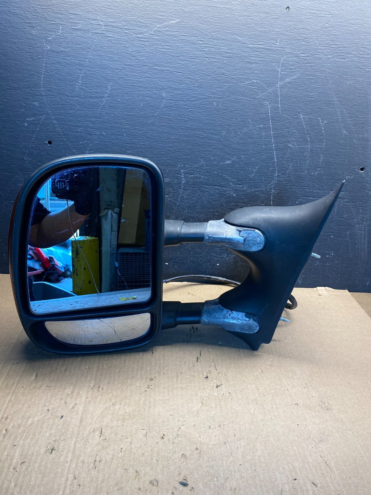 1999 to 2007 Ford F250 F350 F450 Left Driver Door View Mirror AE7658 DW9