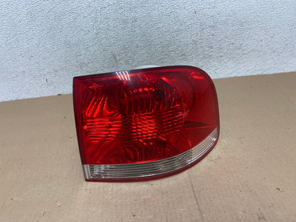 2004-2007 Volkswagen Touareg Right Passenger Side Rh Tail Light AG4603 LK0