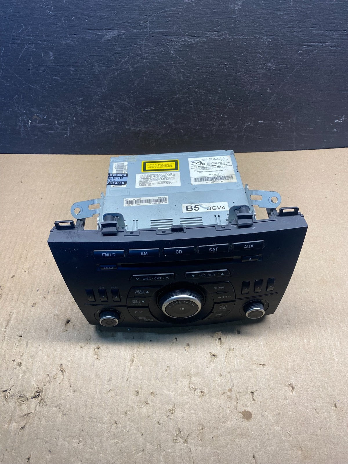 2010 2011 Mazda 3 Radio Stereo CD MP3 Player Control AC8954 DG3