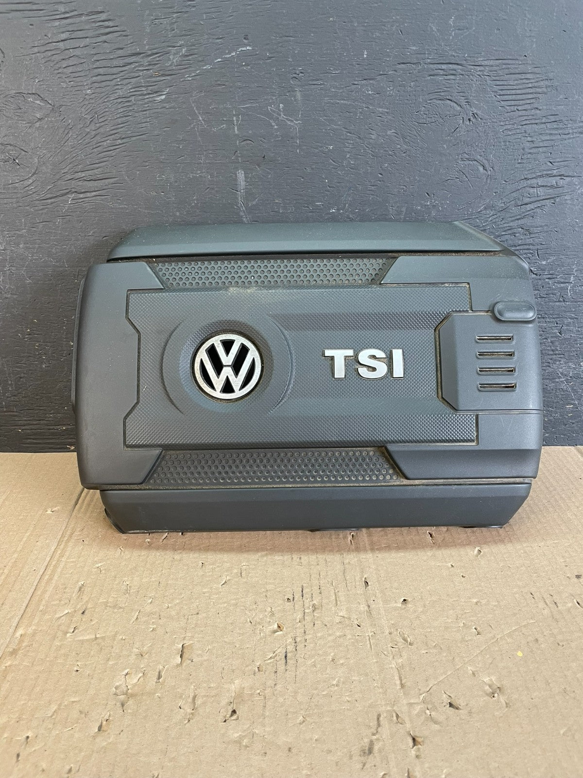 2014-2017 Volkswagen Passat Jetta 1.8 TSI Engine Motor Top Cover Panel AD8716 DW0