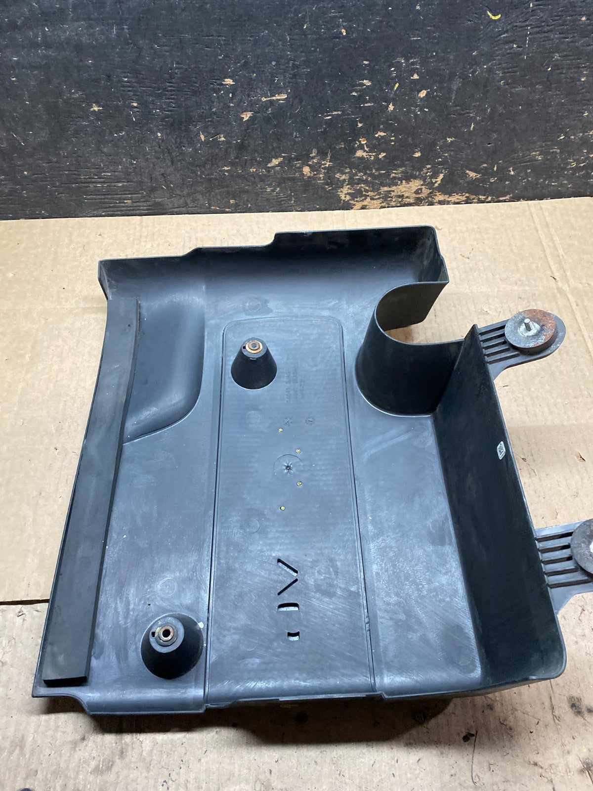 2013 to 2016  Infiniti JX35 QX60 Engine Cover Motor Shield Oem X9585 DG6