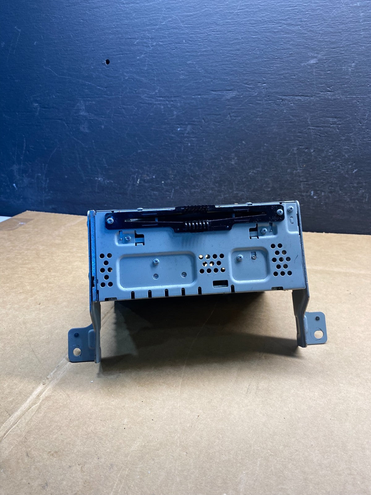 2016 2017 Ford Taurus Radio Stereo CD Player Receiver AM FM Audio AD3654 DG0
