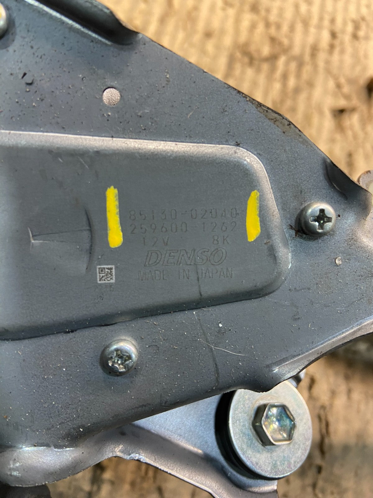 2009 to 2012 Toyota Matrix Rear Wiper Windshield Motor OEM Y1524 DG6