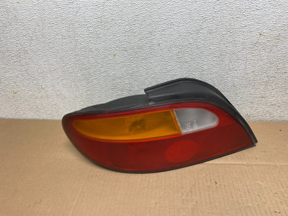 1996 1997 1998 Hyundai Elantra Sedan Left Driver LH Tail Light Oem L6681 DW0