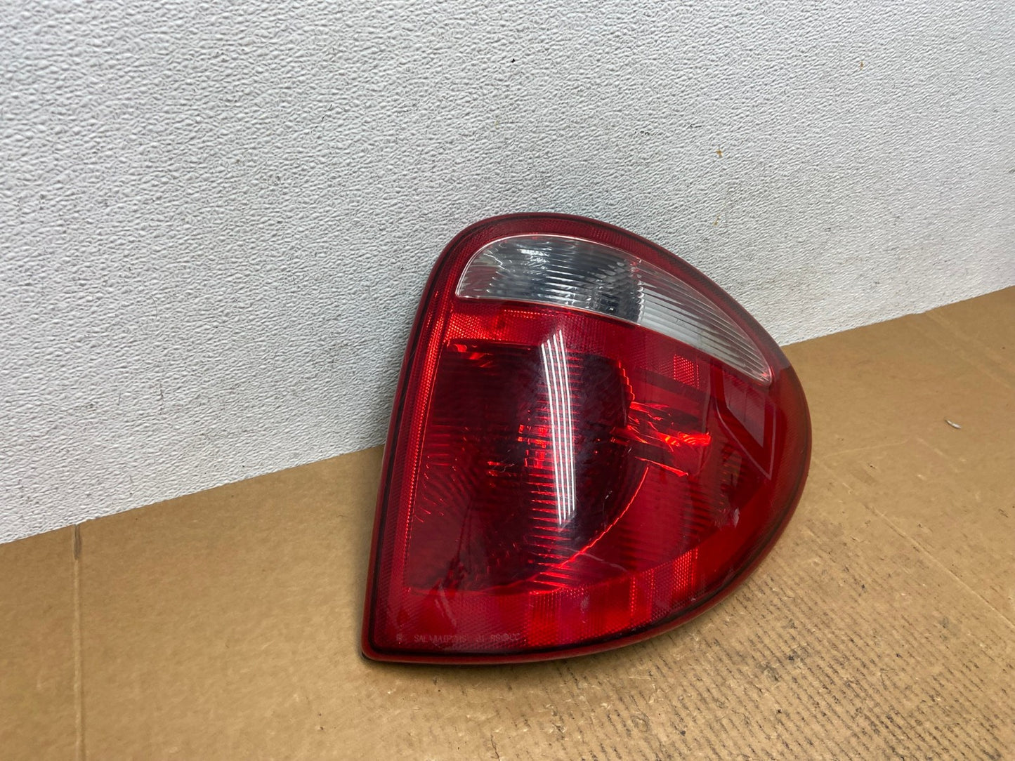 2004 - 2007 Dodge Grand Caravan Right Passenger Side Tail Light AE0316 LK2
