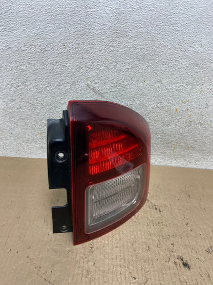 2014 - 2017 Jeep Compass Right Passenger Side Tail Light AI2533 LK2