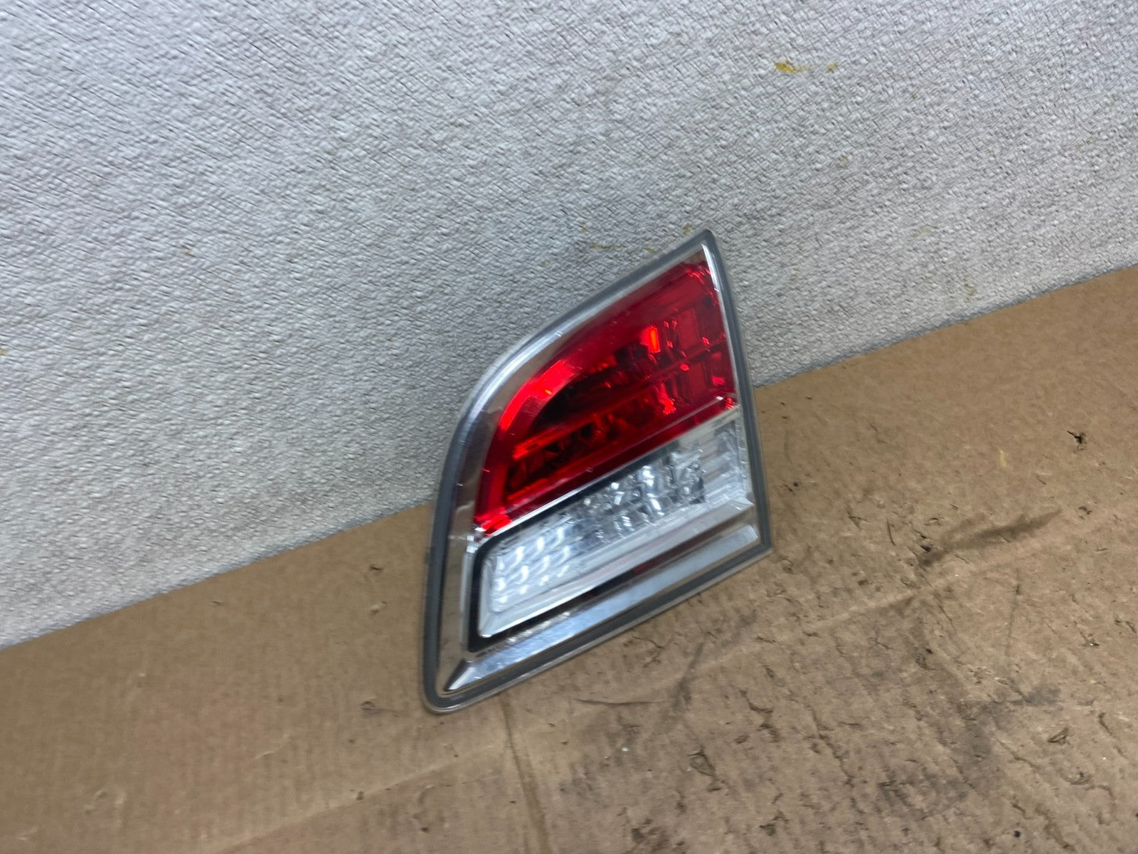 2007 2008 2009 Mazda Cx-9 Right Passenger Rh Side Inner Tail Light Oem Y9167 DW2