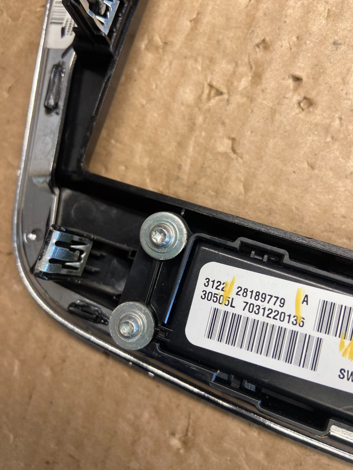 2011-2014 Chrysler 200 Dash Radio Bezel Trim Clock Hazard Bezel af6349 DG5