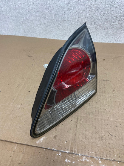 2000-2003 Lexus RX300 Right Passenger Side Rear Inner Tail Light AE6077 LK2