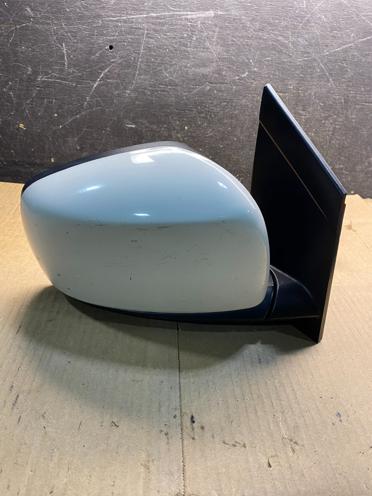 2009 to 2014 Volkswagen Routan Right Passenger View Door Mirror Y3545 MS0