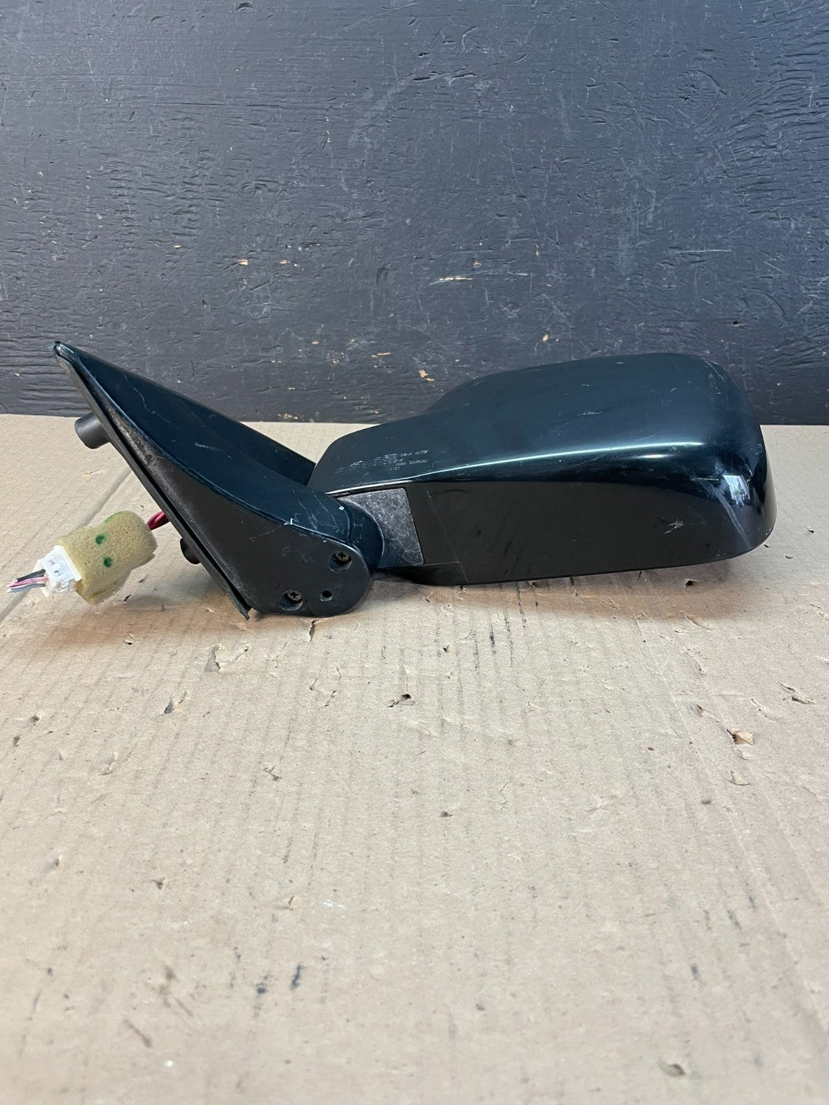 1998 to 2002 Isuzu Trooper Left Driver LH Power Door Mirror AD8685 DW3