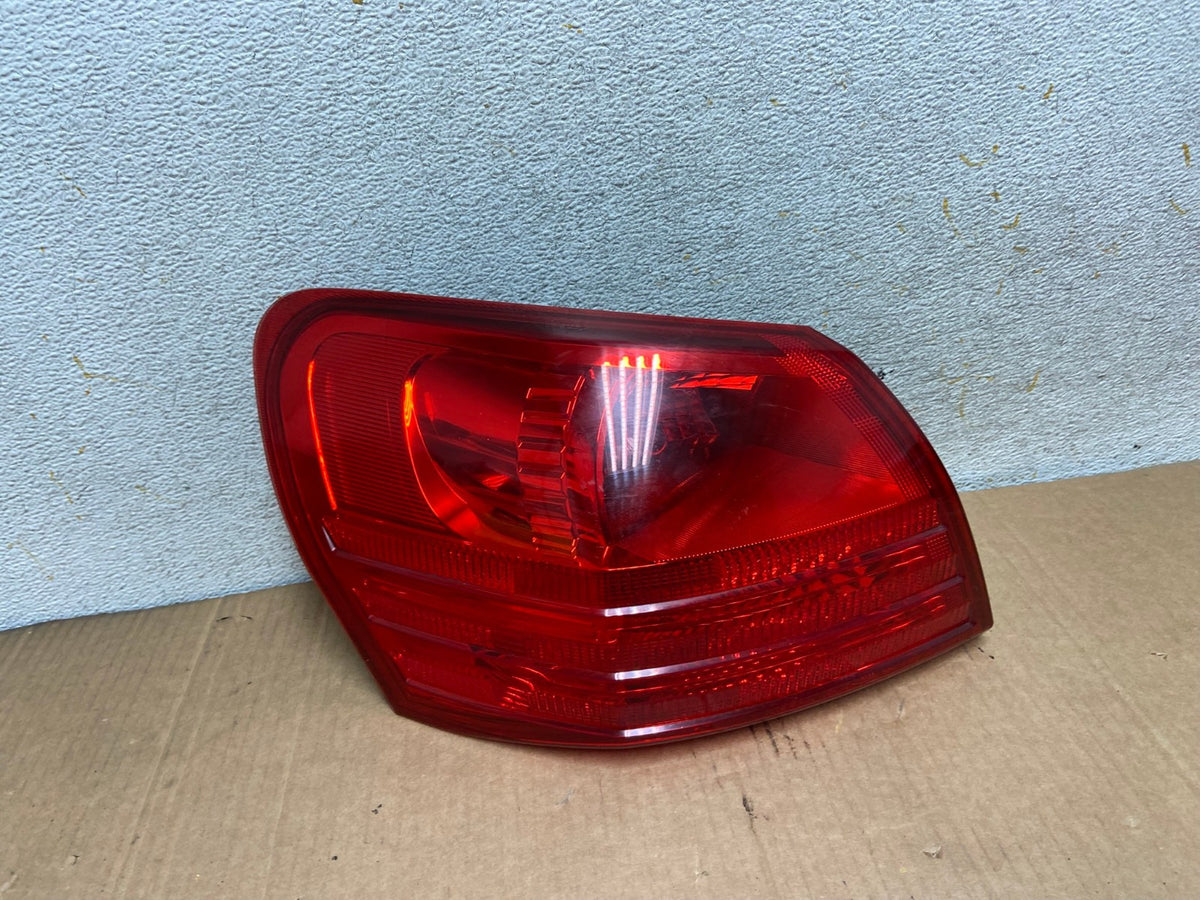 2008 to 2015 Nissan Rogue Left Driver Lh Side Tail Light AI8387 LK0