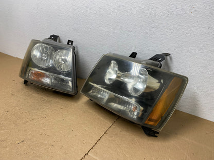 2007 to 2013 Chevrolet Suburban Tahoe Left+Right Set Headlights AC1567 DW1