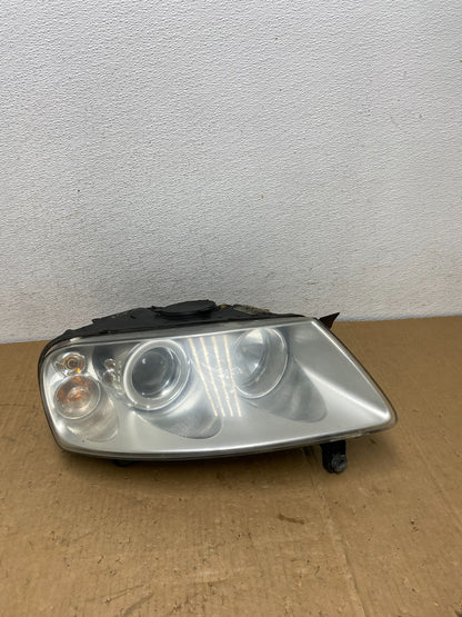 2004 to 2007 Volkswagen Touareg Right Passenger Halogen Headlight AA4296 DW0
