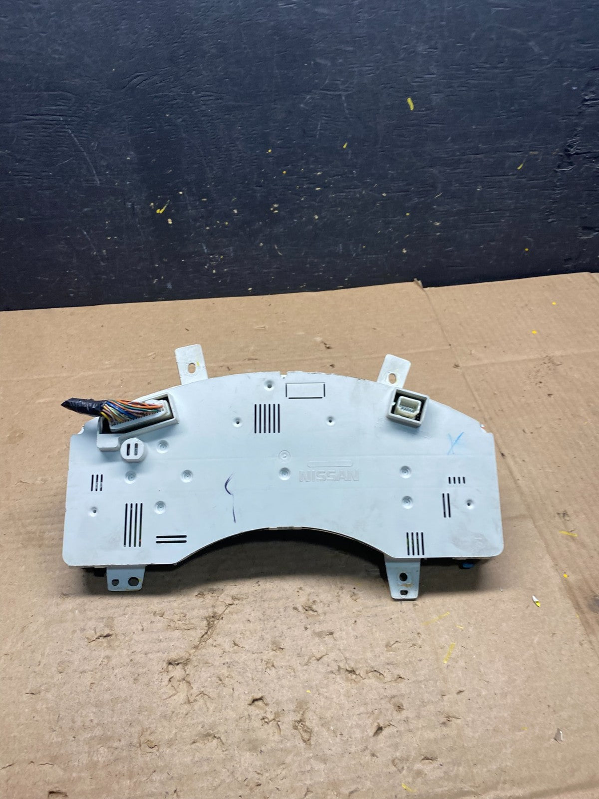 2005 to 2007 Nissan Armada Speedometer Cluster Gauge Q2324 DG4