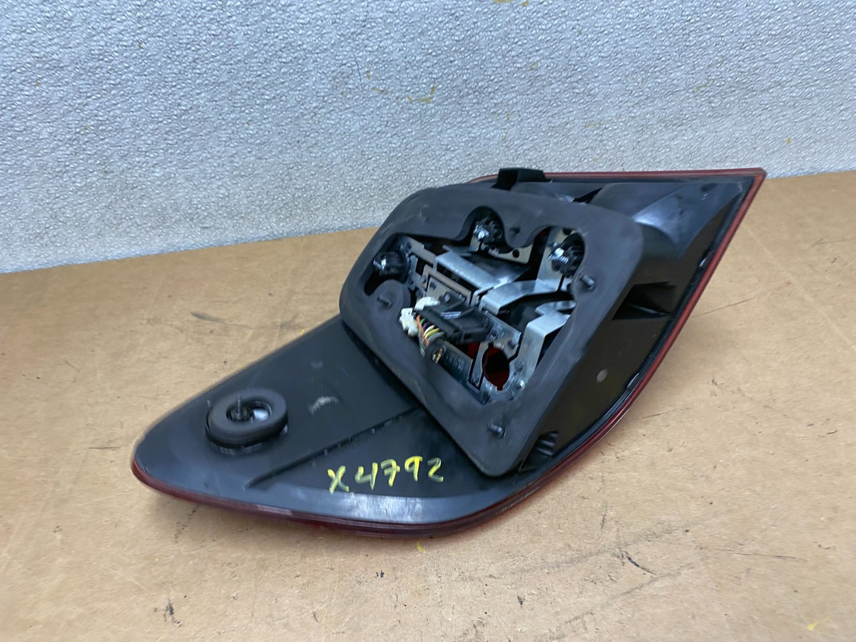 2009 to 2011 Mercedes ML350 ML-Class Right Passenger RH Tail Light X4792 DW4