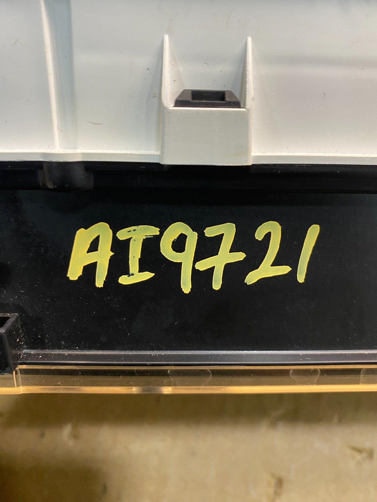 2001 to 2004 Toyota Sequoia Speedometer Insrument Gauge Cluster ai9721 DG7