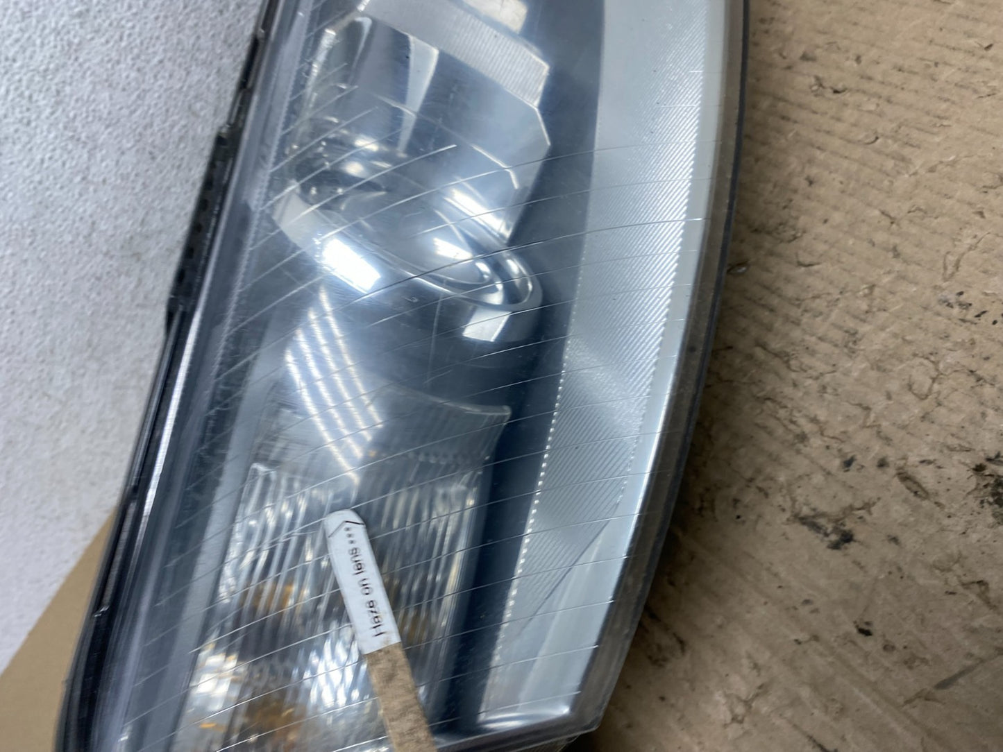 2005 to 2008 Audi A6 Right Passenger Side Headlight Xenon HID AF7003 DW4