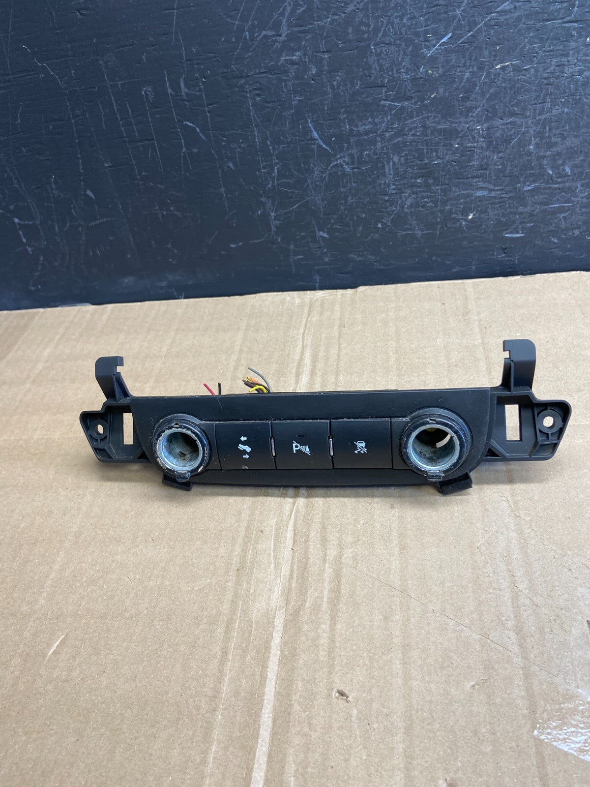 2007 - 2014 Chevrolet Tahoe Yukon Pedal Traction Control Switch af1485 DG0