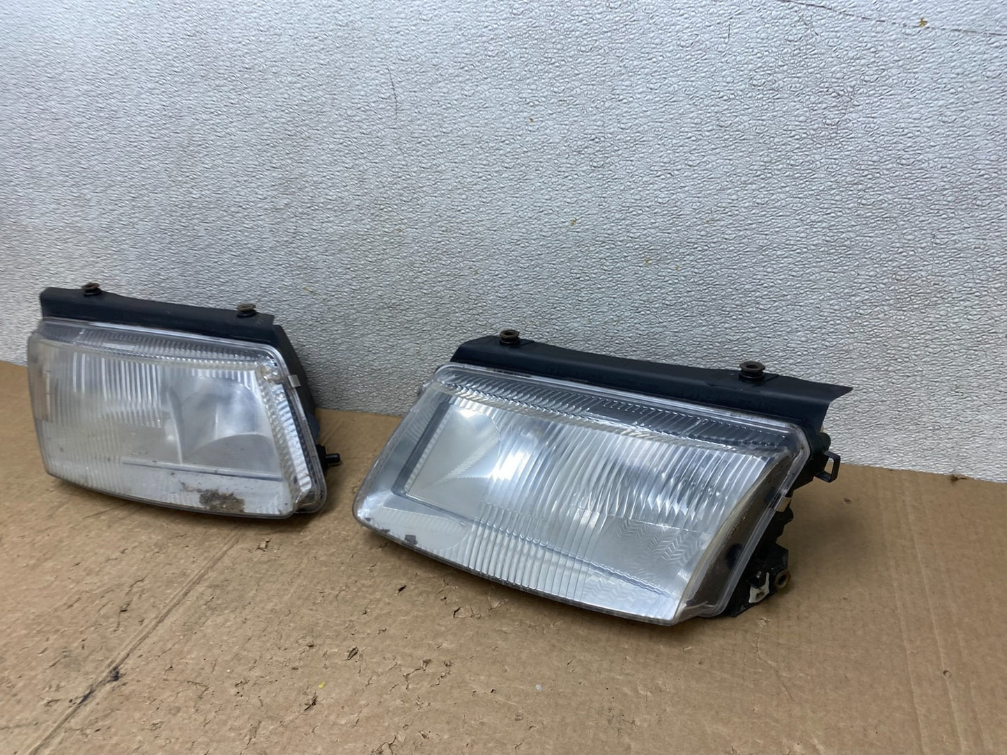 1998 to 2001 Volkswagen Passat Left+Right Side Headlights OEM V3220 DW1