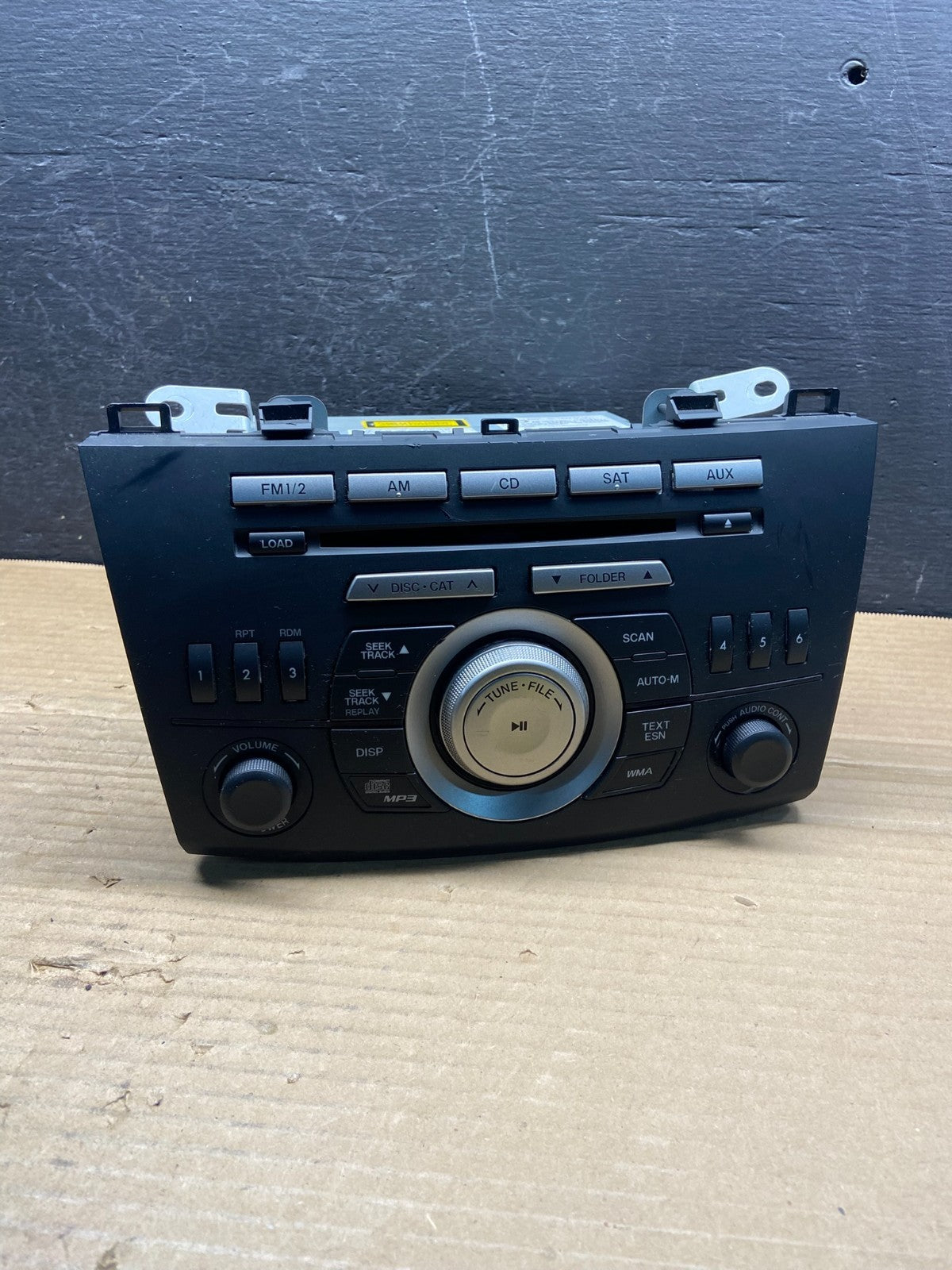 2010 2011 Mazda 3 Radio Stereo CD MP3 Player Control ae4541 DG0