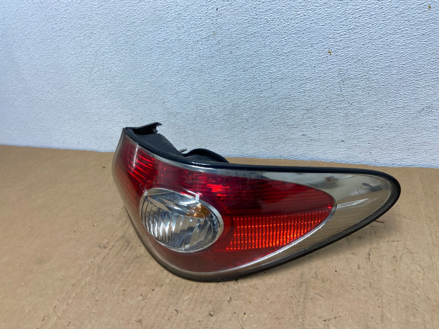 2002 to 2004 Lexus ES300 ES330 Right Passenger Side Tail Light AD1307 LK1