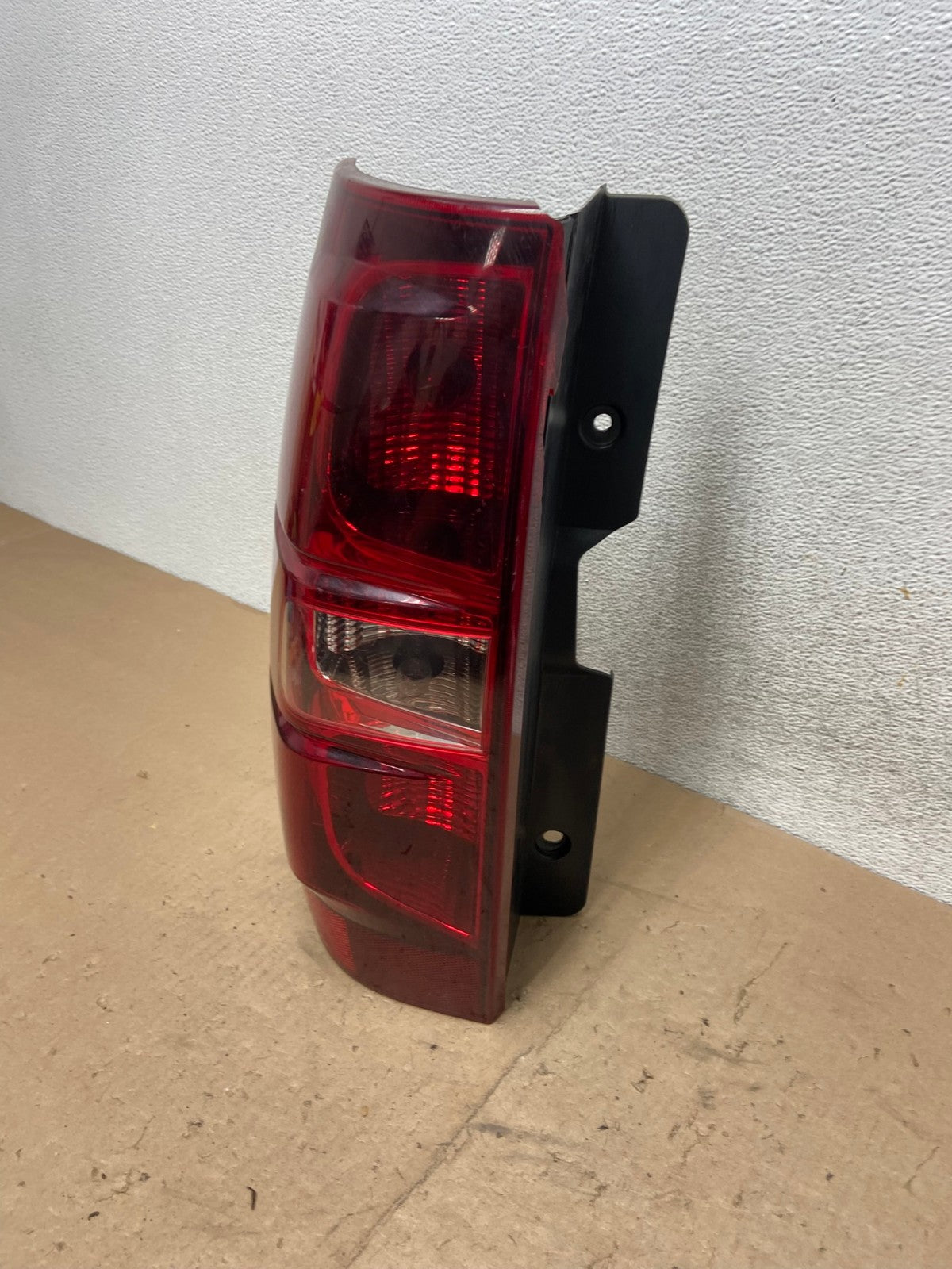 2008-2014 Chevrolet Tahoe Suburban Driver Lh Left Side Tail Light AG5586 LK1