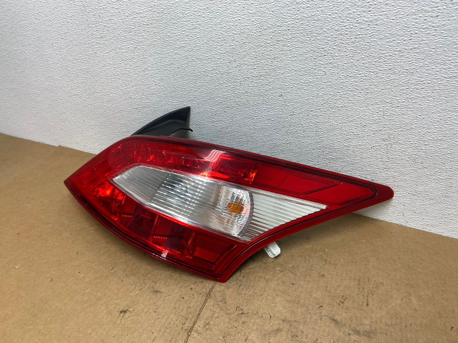2009 2010 2011 Nissan Maxima Right Passenger RH Side Tail light OEM AC3609 LK1