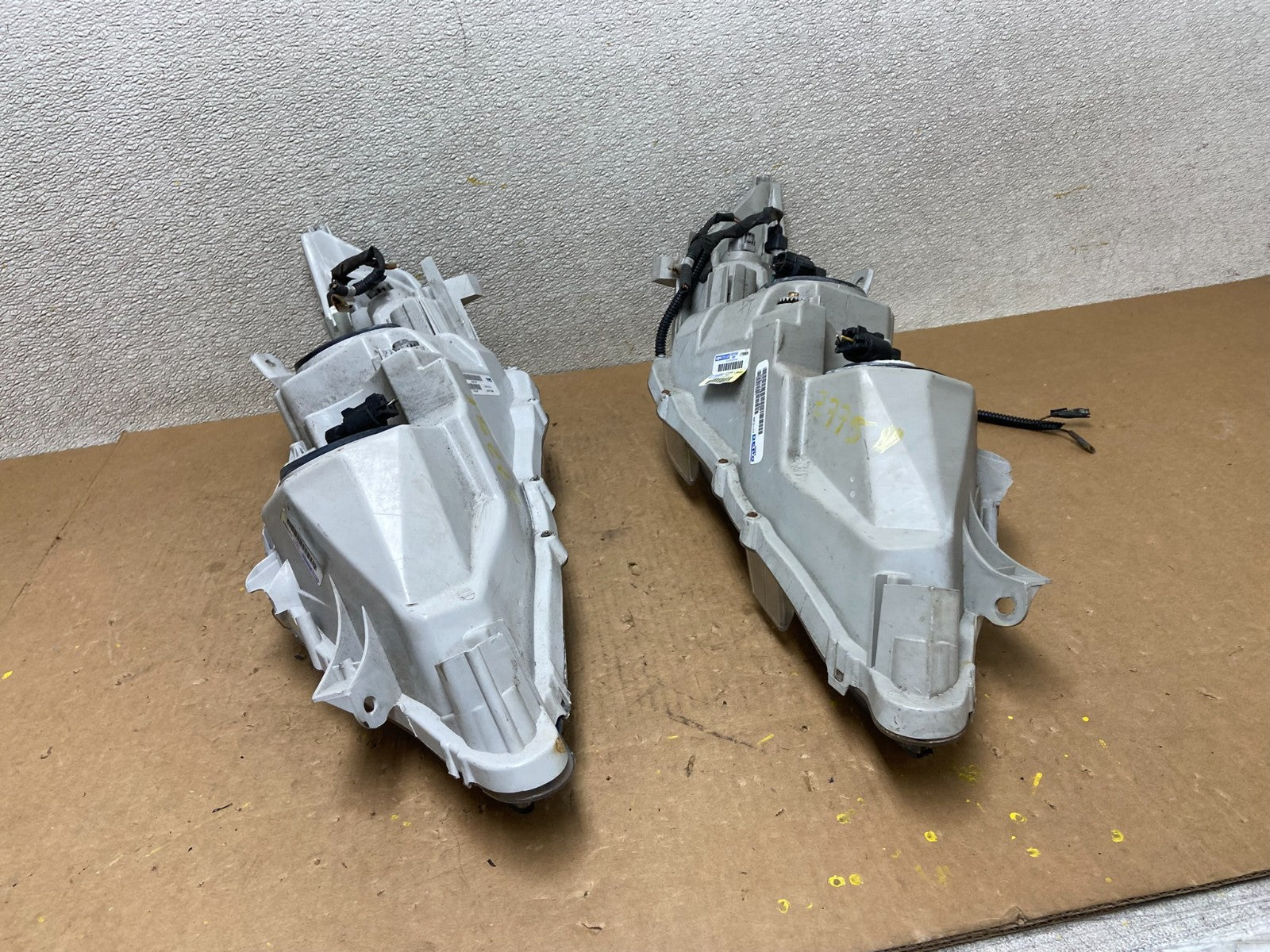 2010 - 2011 Toyota Camry Left Driver LH Halogen Headlight Z7751 PS12
