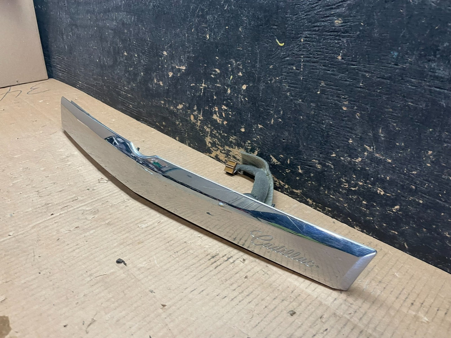 2010-2015 Cadillac SRX Rear Liftgate Tailgate Finish Molding W/O Camera Y1937 PS2