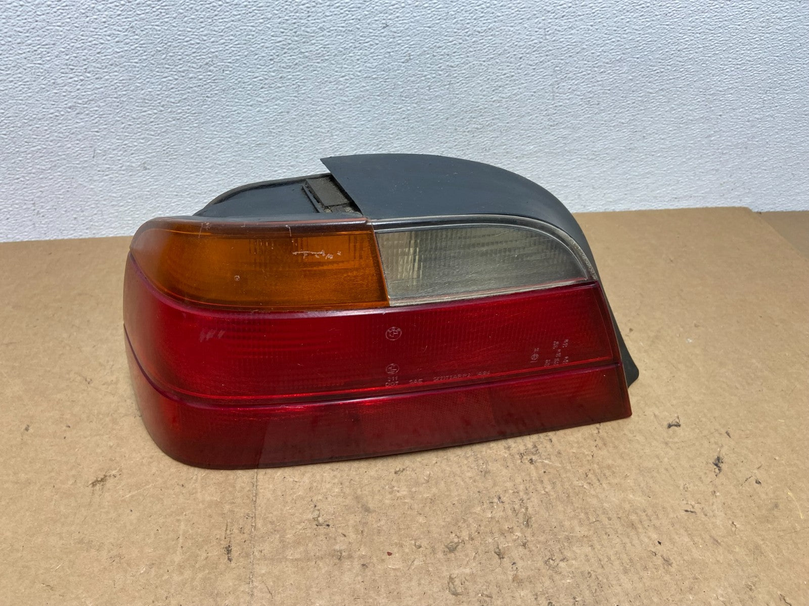 1998 to 2001 BMW E38 7-Series Left Driver LH Side Tail Light AC3333 DG0