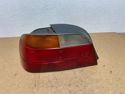 1998 to 2001 BMW E38 7-Series Left Driver LH Side Tail Light AC3333 DG0
