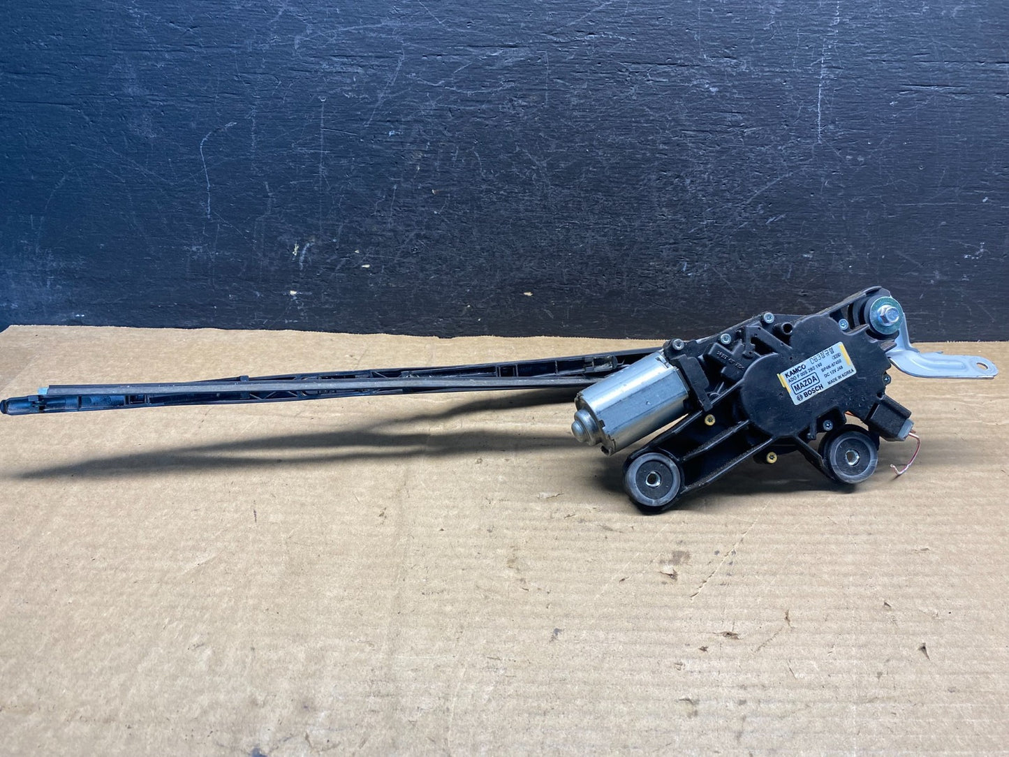 2004 to 2009 Mazda 3 Windshield Rear Wiper Motor ad9838 DG5