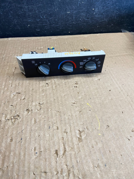 2001 - 2007 GMC Chevrolet Express 1500 Climate Control A/C ad2351 DG0